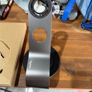 Dyson supersonic stand